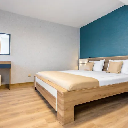 Laguna Hotel 4*