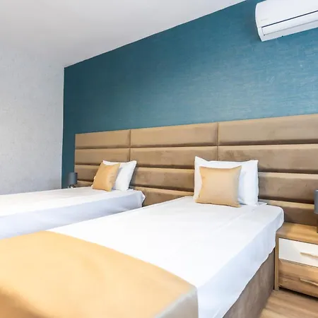 Hotel Laguna 4*