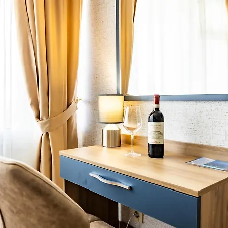 Hotel Laguna 4*